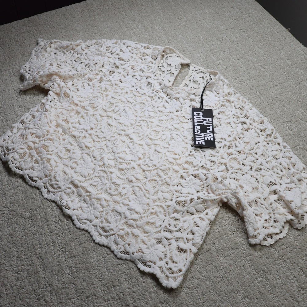 Future Collective Womens Lace Short Sleeve Top Cream Ivory Floral Size M NWT